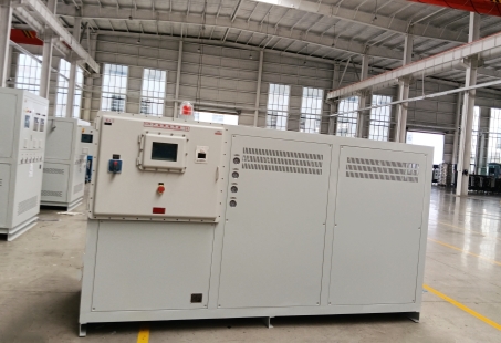 Tres máquinas integradas de calefacción y refrigeración a prueba de explosiones en fase de producción