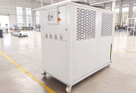 Enfriadora de aire de 60 kW lista para envío al extranjero.