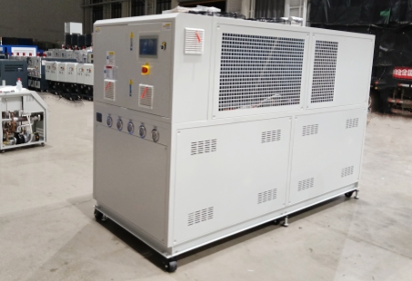 Máquina integrada de calefacción y refrigeración lista para su envío a Tailandia.