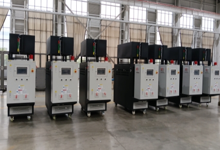 Hengde completa 7 unidades de control de temperatura y presión de agua para palas de aerogeneradores.