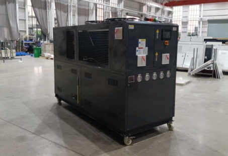 Máquina integrada de calefacción y refrigeración de 36 kW para la producción de baterías de litio.
