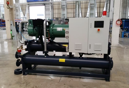 Enfriadoras de agua de 230 kW terminadas para extrusión de paneles de puerta de WPC.