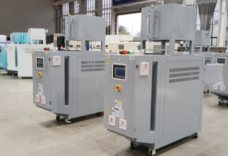 Se han completado dos controladores de temperatura para moldes de aceite HEOT-100K-60 para Papúa Nueva Guinea.
